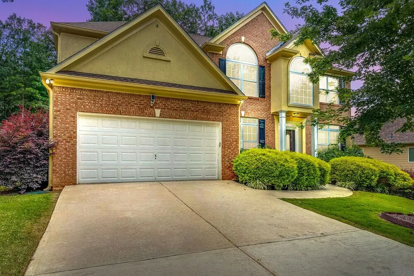Luxurious Mini Mansion - Image 1