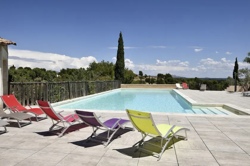 Mazet for 4 people. Les Garrigues Apt building of the valley of Baux Paradou - Image 1