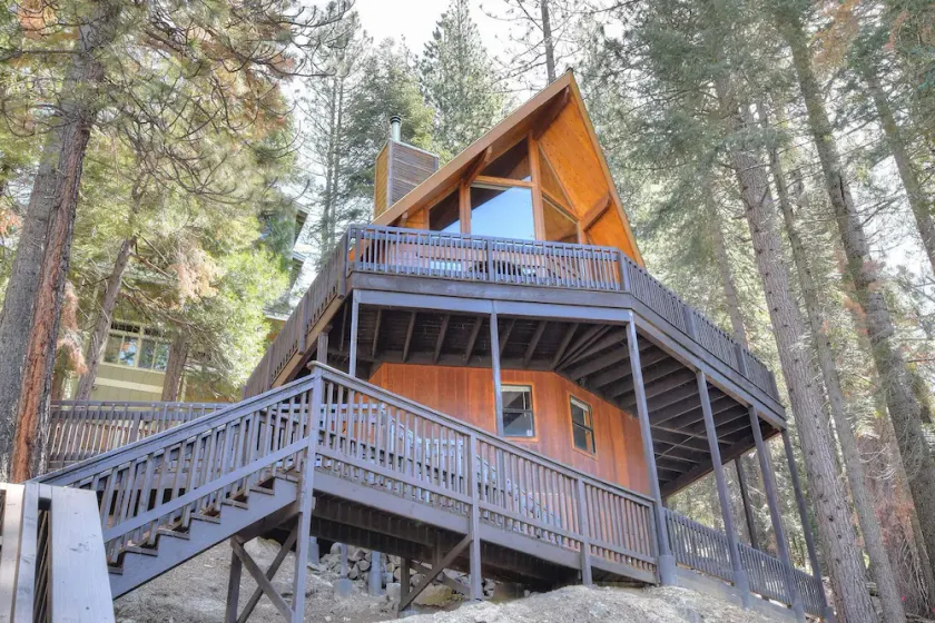 Treetops Cabin - Image 1