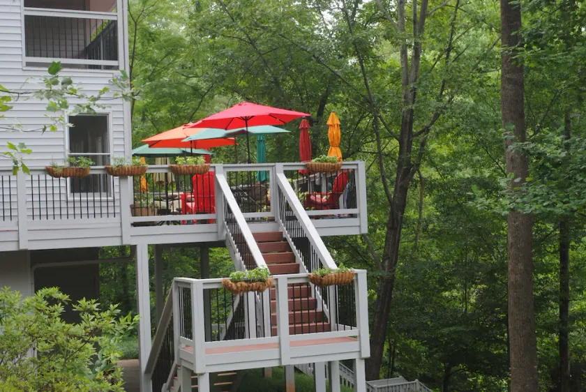 Lake Keowee: Family friendly, Lake front in Seneca- 11 km from Clemson stadium! - Image 1