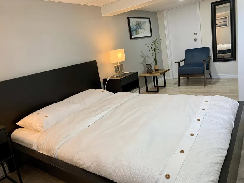 Ting's Place - Luxury Suite - Image 1