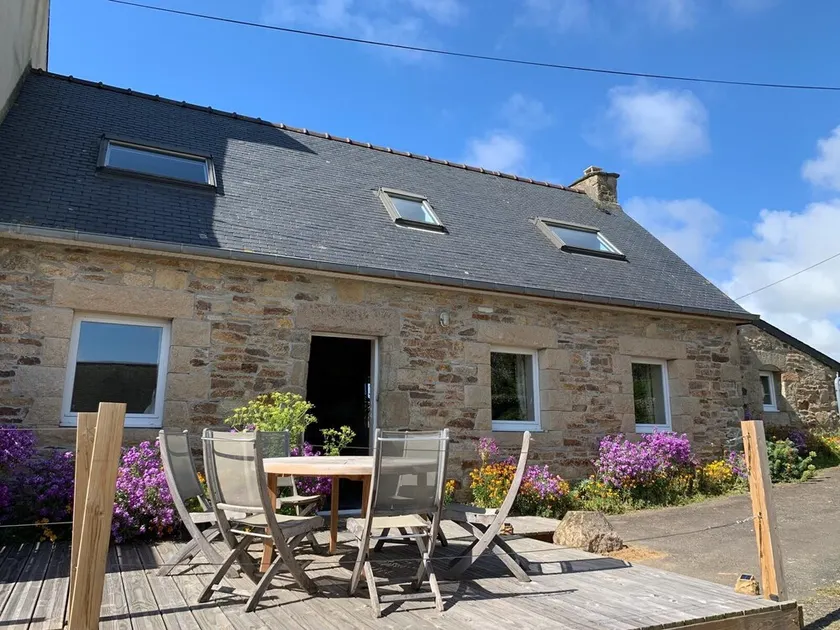 Old farmhouse 100m², quiet, 500 m from the beach, sleeps 6-9 - Image 1