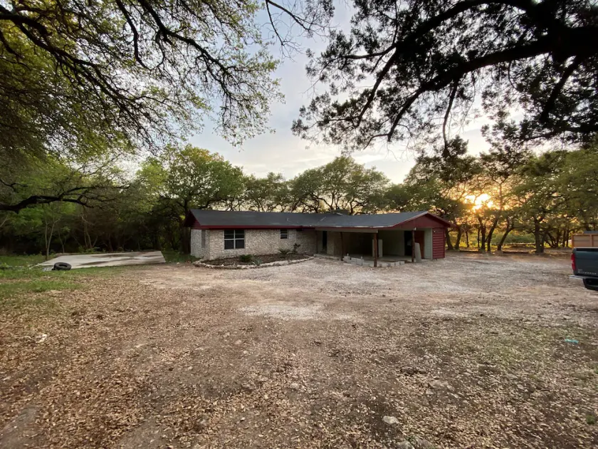 Country Life in Austin, TX - Image 1