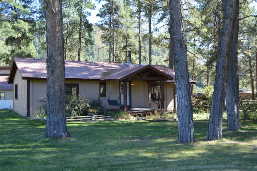 Gemütliche Hütte in den Kiefern!  Schönes Grundstück mit viel Platz! - Image 1