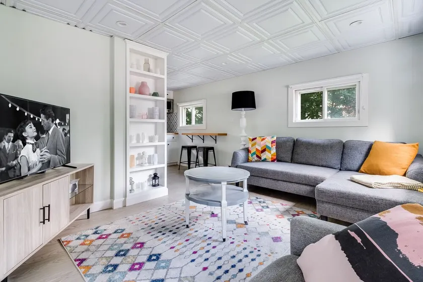 Super Cute & Cozy Apartment in Downtown Mystic! - Image 1