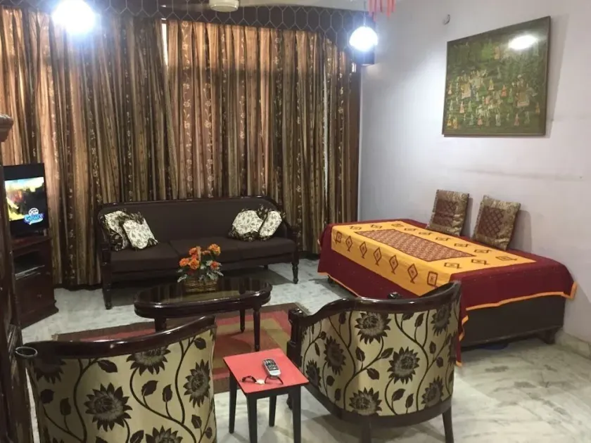 Beautiful flat in Hauz Khas  close to important land marks in NewDelhi - Image 1