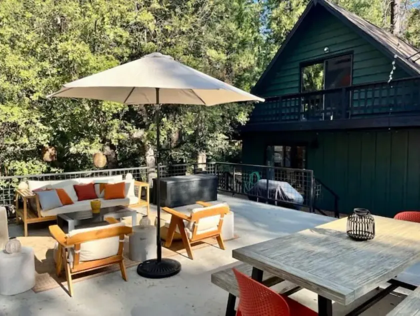 Good Life Cabin- EV-Hot Tub-Lake Access-Pups OK - Image 1