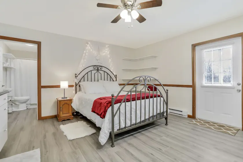 Cute, Homey Place Just Out Of Town With A Country Feel - Image 1