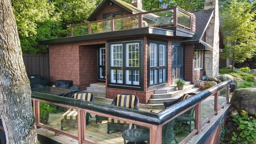 Black Duck-located on the S. Arm of Lake Charlevoix, Private dock and hot tub - Image 1