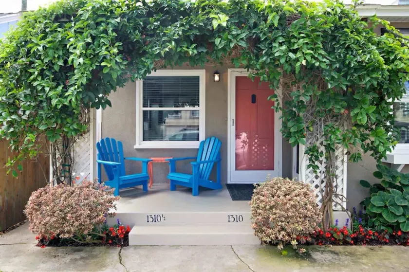 Charming Beach Bungalow - Image 1