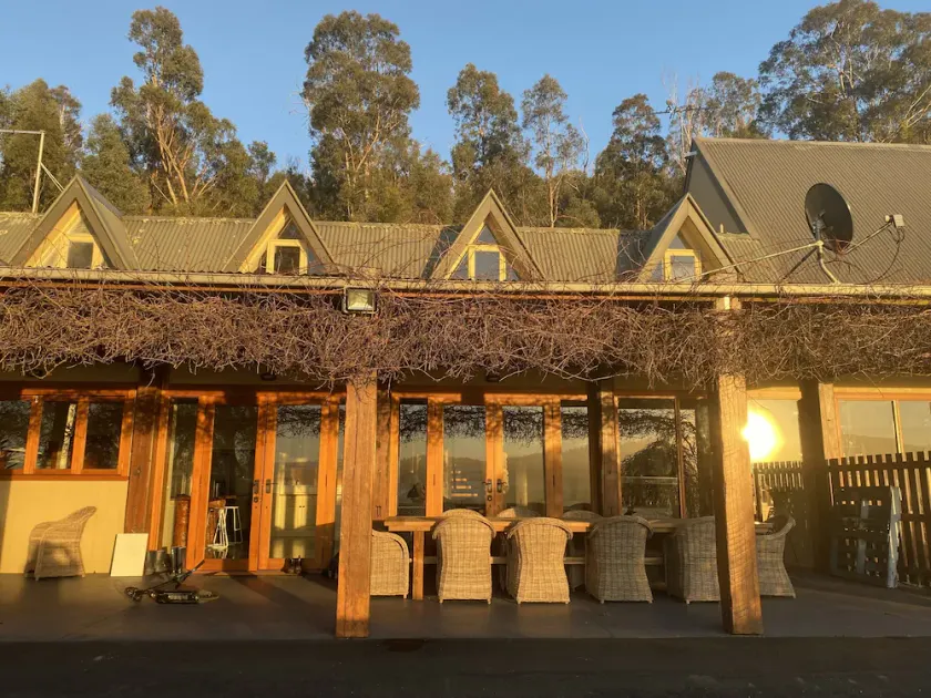 Yarra Valley Holiday House - Stay amongst the vineyards - Sleeps 12 Guests - Image 1