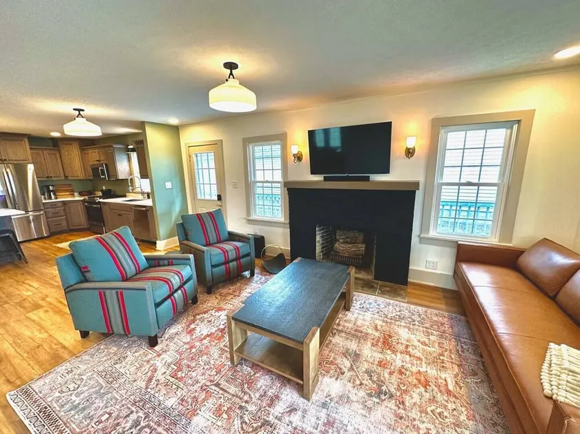 Tippecanoe Lakefront Classic Cottage - Image 1