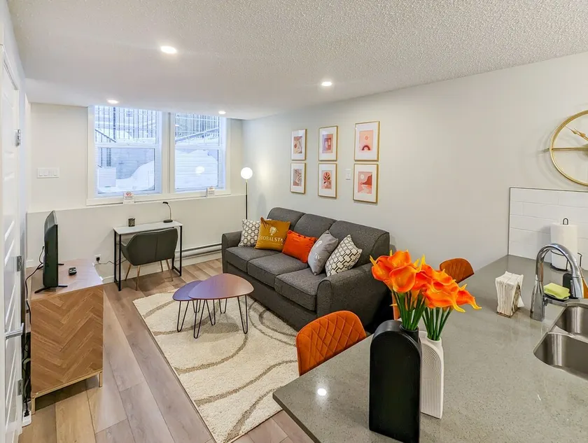 GlobalStay Cranbrook Townhome Suites - Image 1