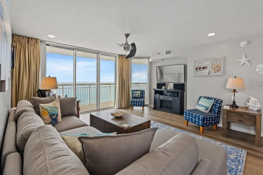 Luxurious 4-bedroom Oceanfront Condo, Top Pick, 4th Floor, Sleeps 12 - Image 1
