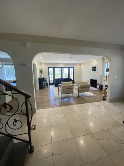 Beautiful home with amazing views local to LA fun - Image 1