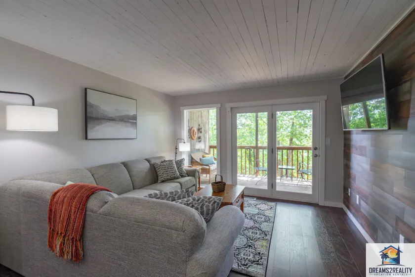 Hacienda Hideaway-Cozy Walk-In & Ground Level 4bd / 4ba! Ved siden af Silver Dollar City !! - Image 1