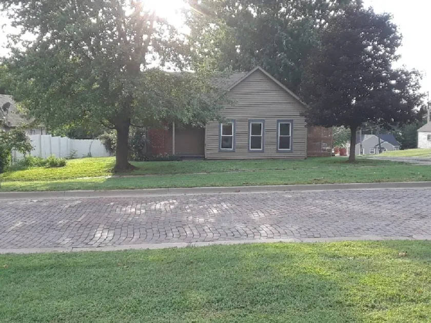 The Elm House - Image 1