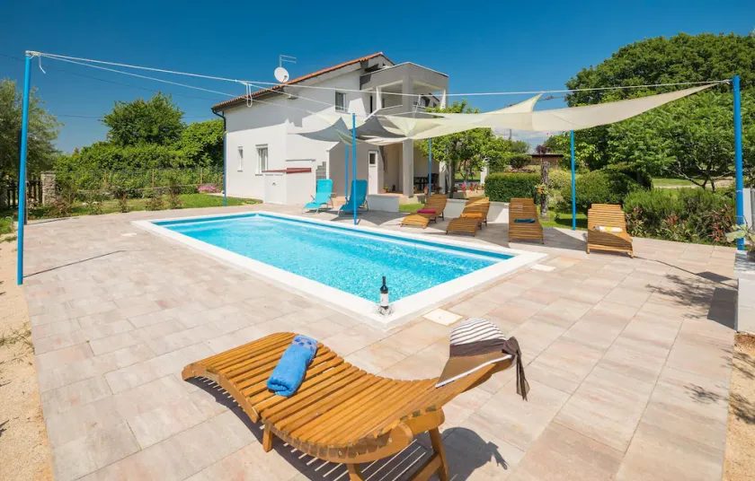 Three-Bedroom Apartment In Porec - Image 1