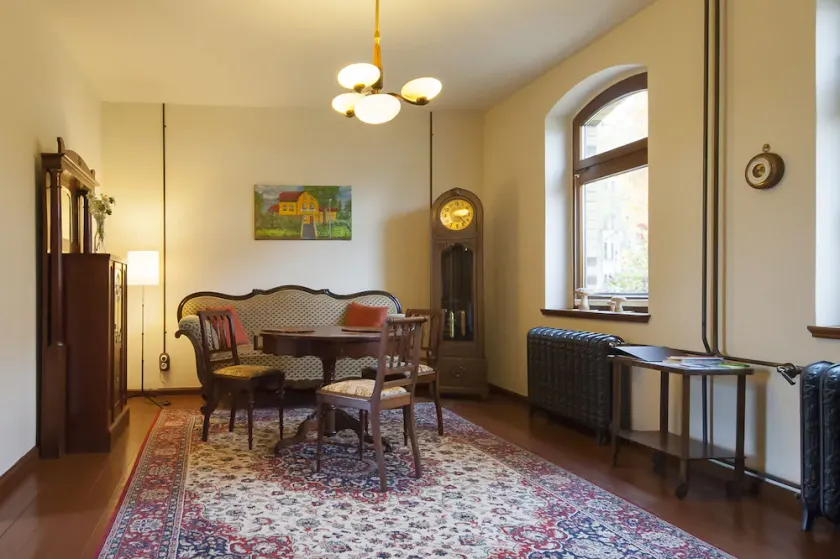 Im luxuriösen Ambiente genießen Sie ihren Aufenthalt. - Image 1