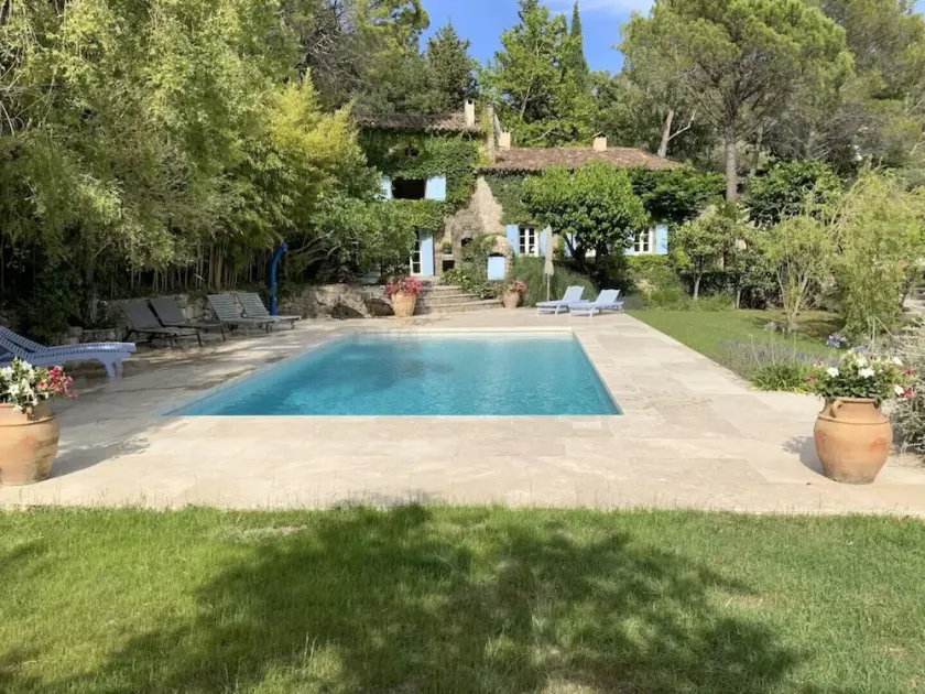 6: Wonderful old farmhouse 5 minutes from the medieval village of Seillans. - Image 1