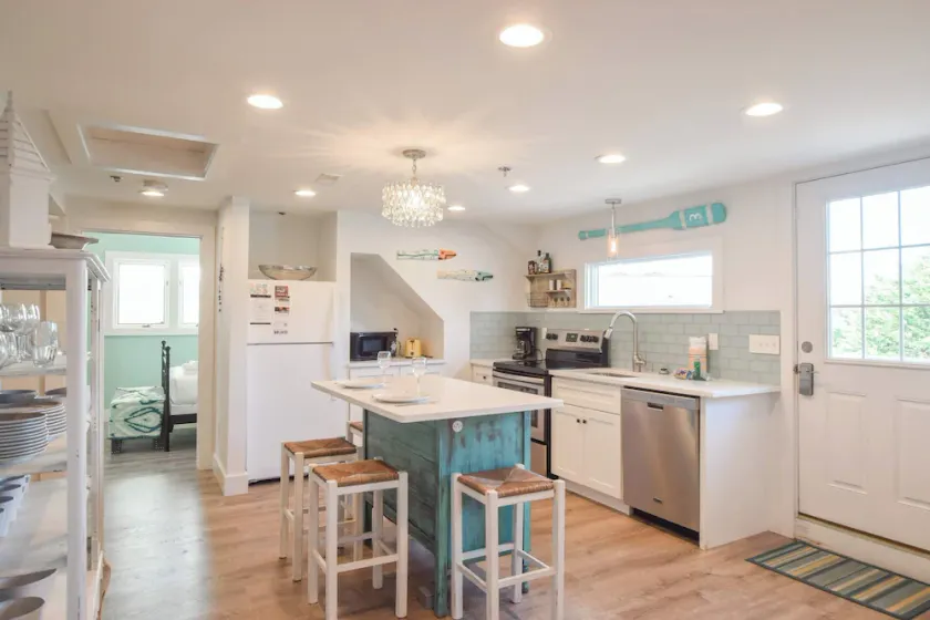 Full Renovation Amazing Spot with Views - Image 1