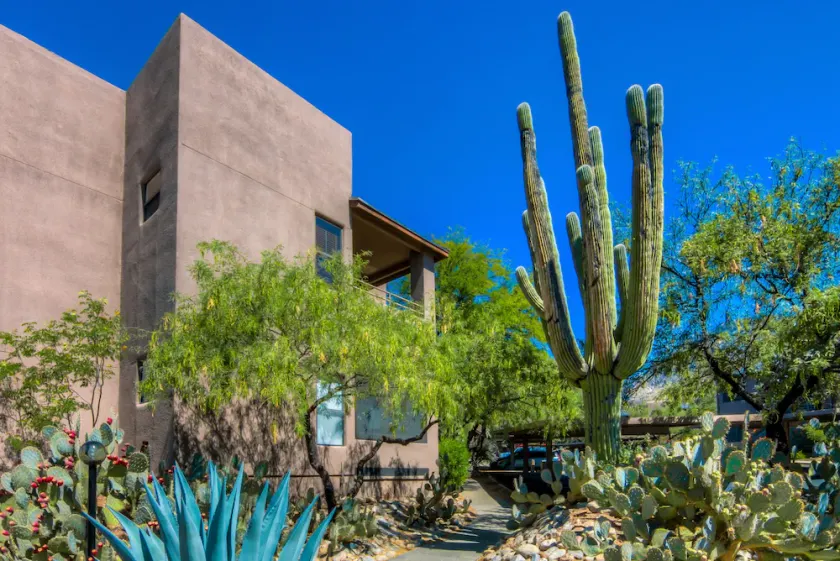Ventana Canyon Resort-Style Condominium - Image 1