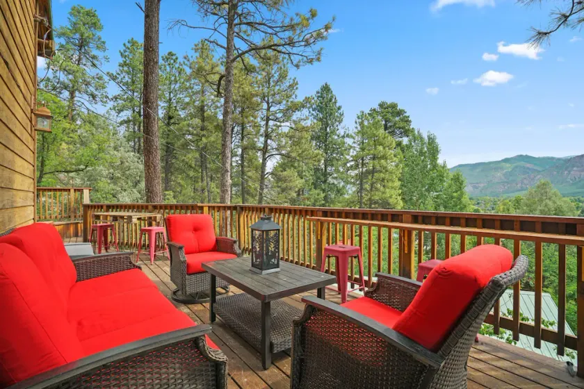 Beautiful Rustic Mountain Home - Image 1