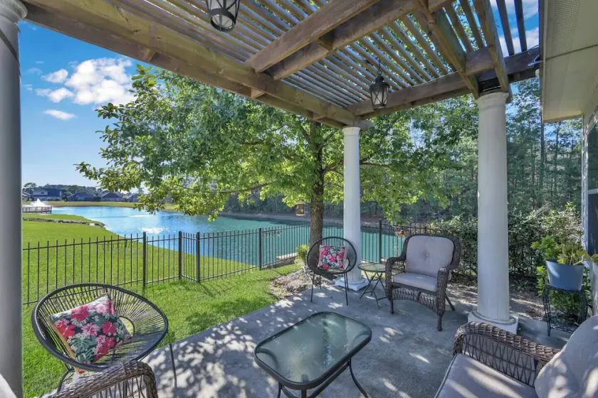 Peace, serenity and relaxation on the lake - Image 1