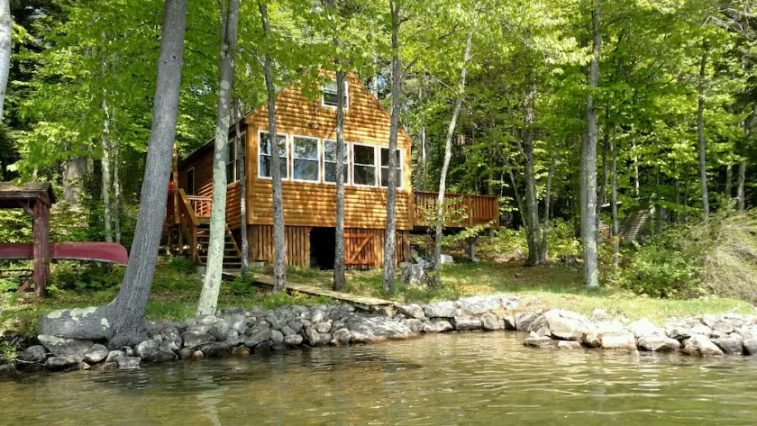 Weekly discounts avail. Get away from it all on the start of  The Belgrade Lakes - Image 1