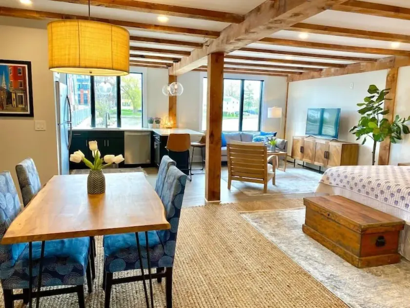 Serene Waterfront Studio in Downtown Portsmouth - Image 1