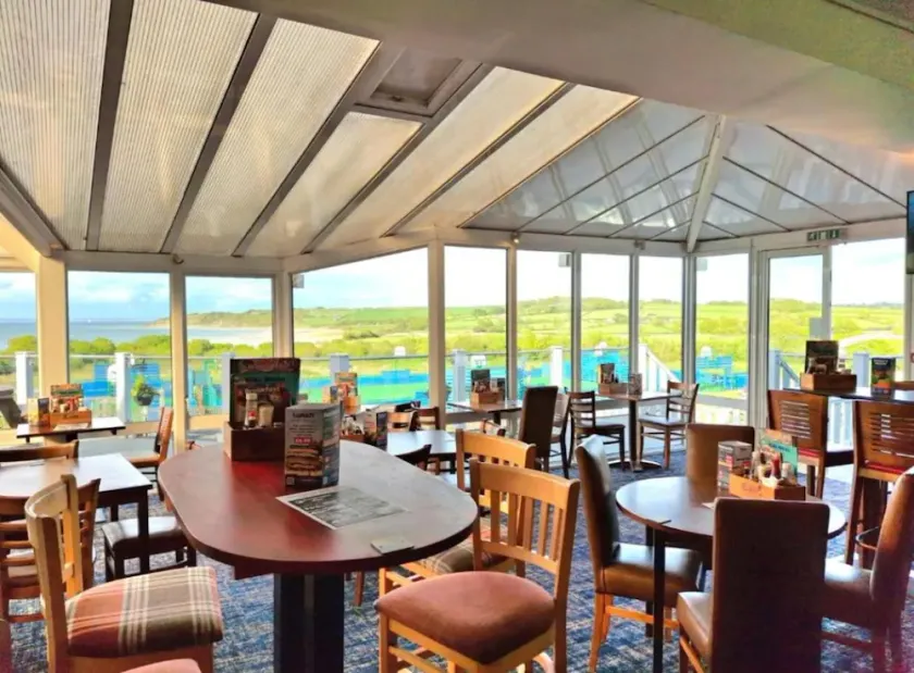 Chalet-Sleeps 6-Free ferry 7 days bookings Jul Aug - Image 1