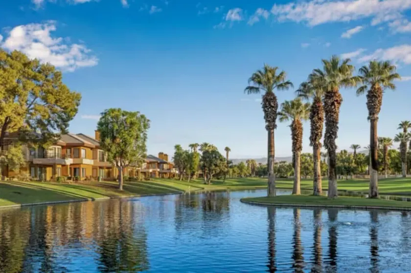 Desert Springs Villas I - Image 1
