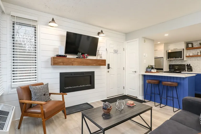 Newly Renovated Studio at the Base of Blue Mountain - Image 1