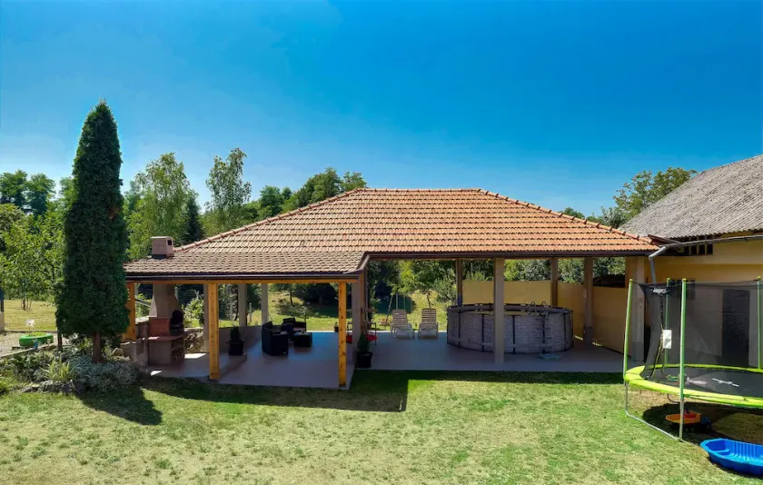 Gorgeous home in Duga Resa with WiFi - Image 1