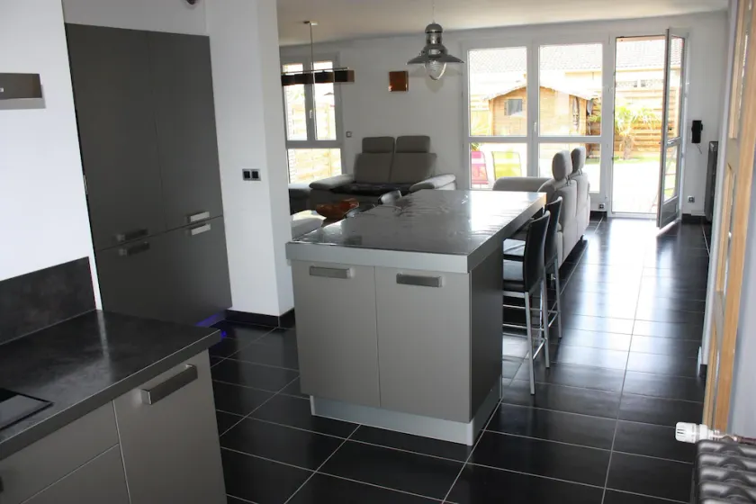 Modern house 700 m from the beach - Image 1