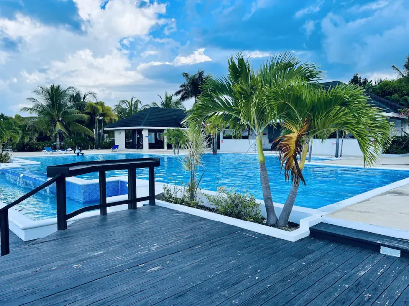 The Denz- Home away from home - Image 1