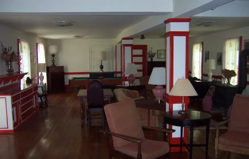 Catskill Mountains Retreat - 16 Bedrooms - Image 1