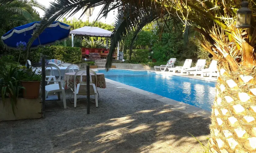 small paradise, villa, pool, 400M Nice beach, the countryside in the city center - Image 1
