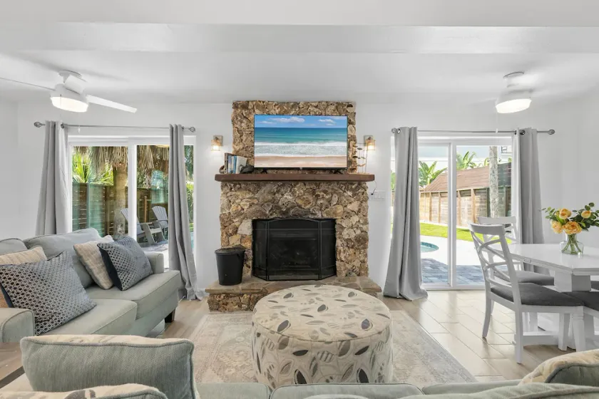 Barefoot Bungalow - Image 1