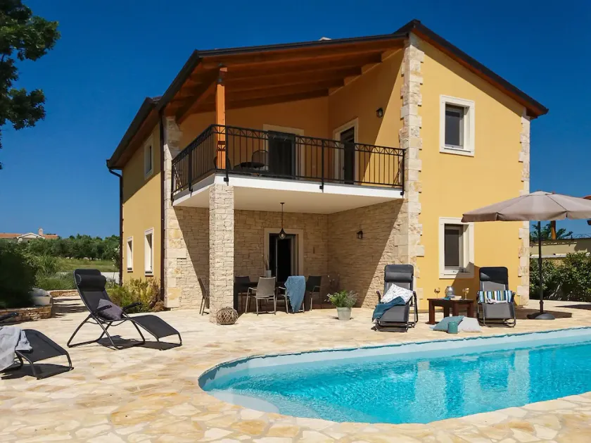 Villa Jomi **** til 8-9 personer med pool nær Poreč, tæt på havet! - Image 1