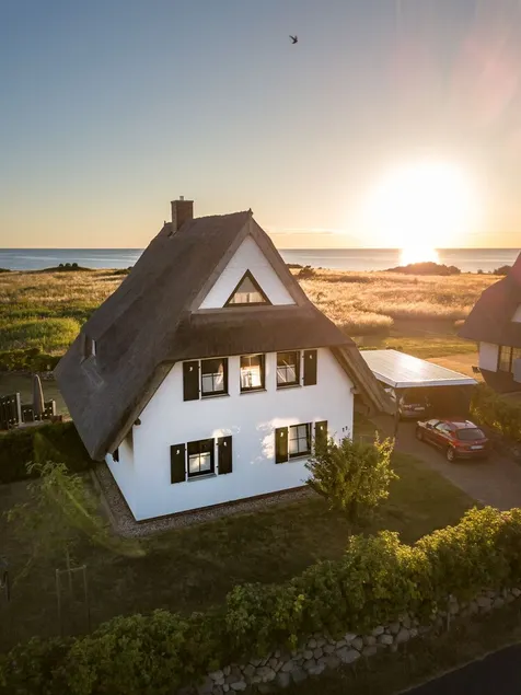 Vacation home Meerestraum Rügen - front row, sea view, fireplace & dog-friendly - Image 1