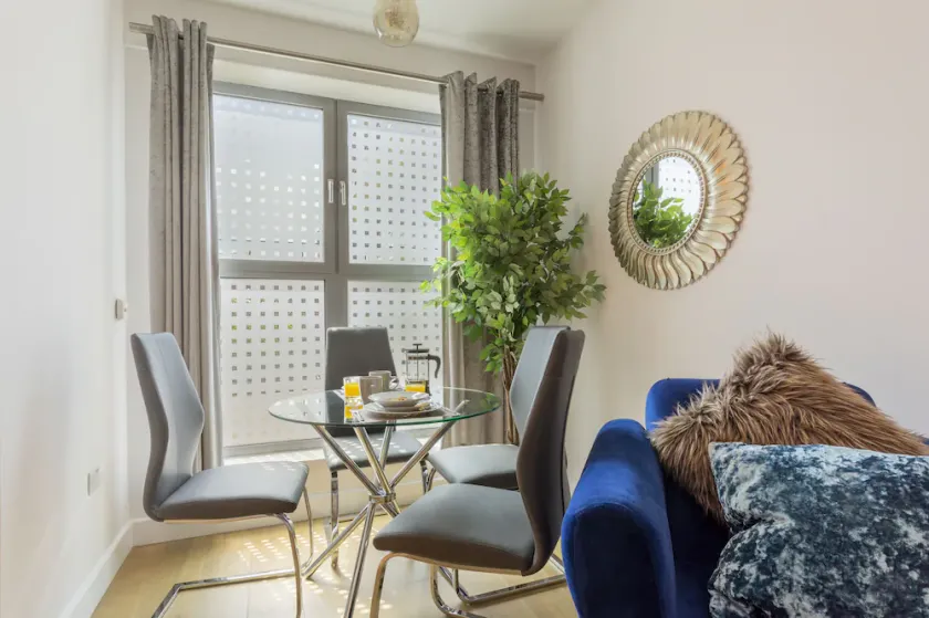 Queens Lodge, 1 Bedroom Luxury Apartment - Image 1