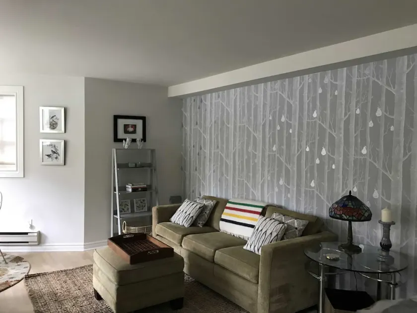 Gorgeous Downtown Property, Private Yard - Image 1