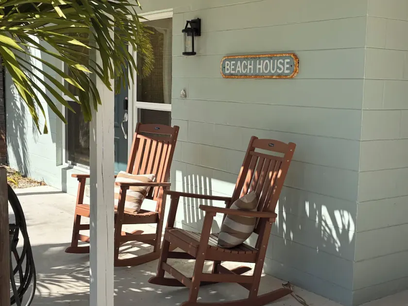 3 Bedroom 2 Bath with Bonus Outdoor Shower - Image 1