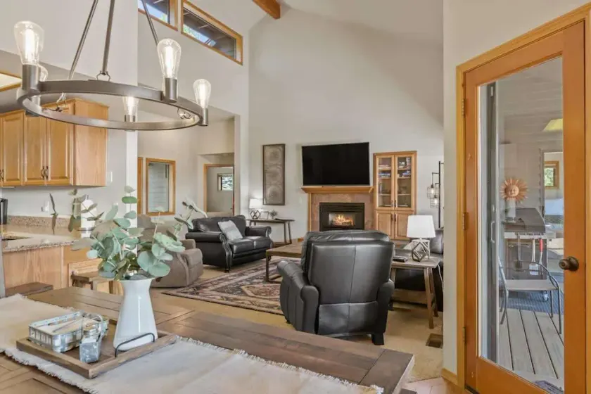 Sharc, AC, Bikes, Hot Tub, One level, Pet friendly - Image 1