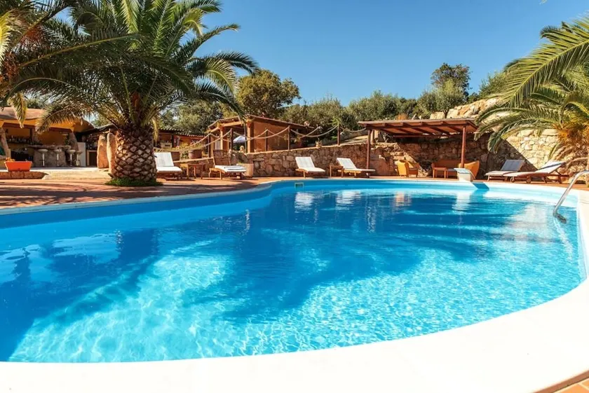 Cosy apartment for 6 guests with WIFI, pool, A/C, TV, patio and pets allowed - Image 1