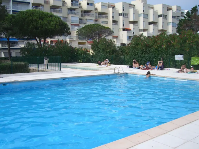 T 2 47 m2 apartment overlooking the harbor in residence with pool and tennis - Image 1