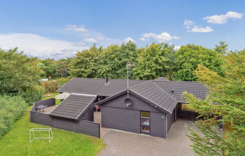 Härligt hem i Oksbøl med bastu - Image 1