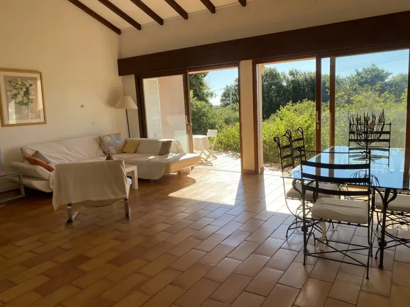 Villa avec un grand jardin - Image 1