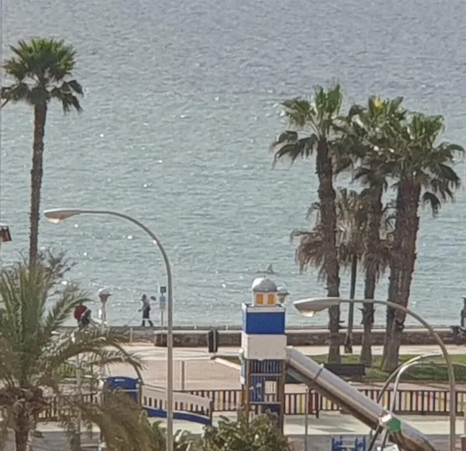 Ático Cerca de la Playa con Vistas al mar - Image 1